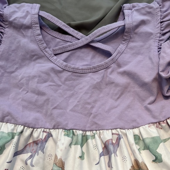 Boutique pastel dinosaur short set, size 4T. Soft material good used condition - Picture 6 of 6